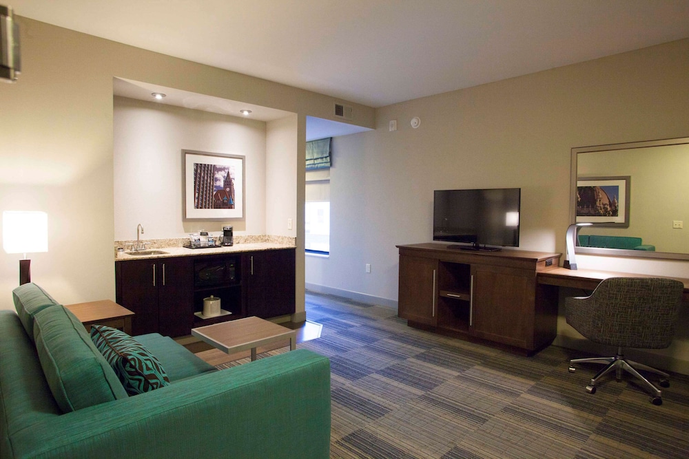 Hampton Inn Suites St Paul Downtown 32/70