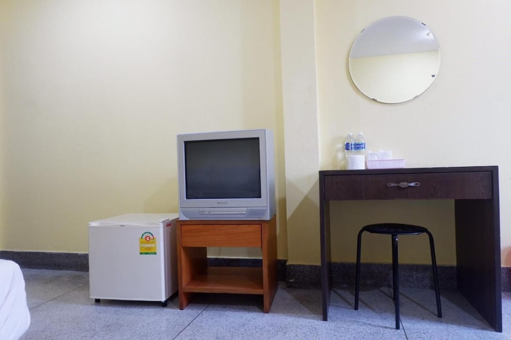 Sri Krungthep Hotel 64/77