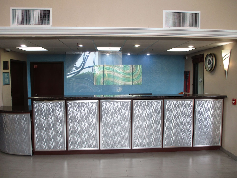 Days Inn & Suites by Wyndham Sam Houston Tollway 9/50