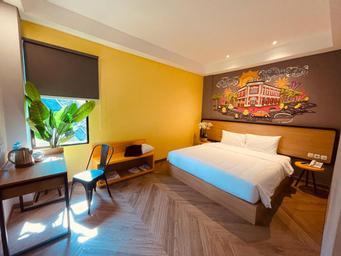 Bright, Double Bed, Sofa