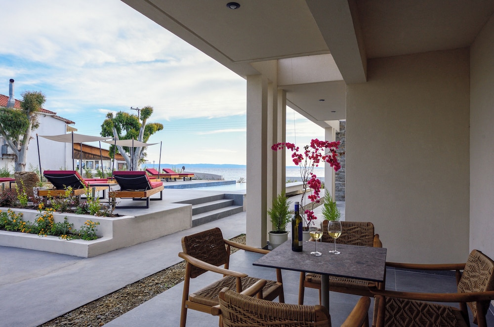 Amyntas Seafront Hotel 39/58