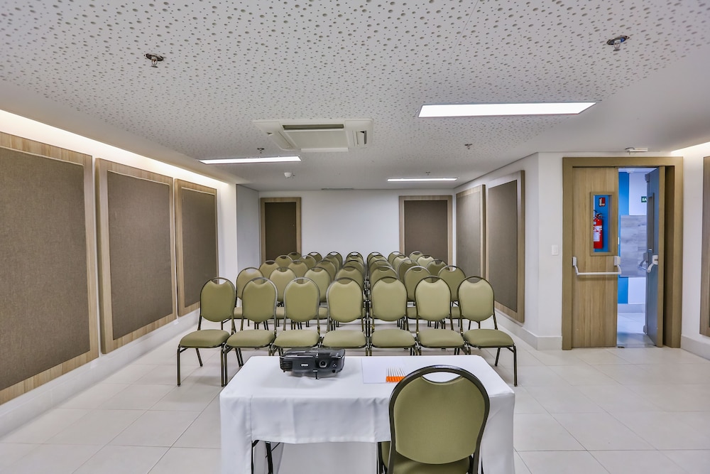 Mega Moda Hotel 47/52