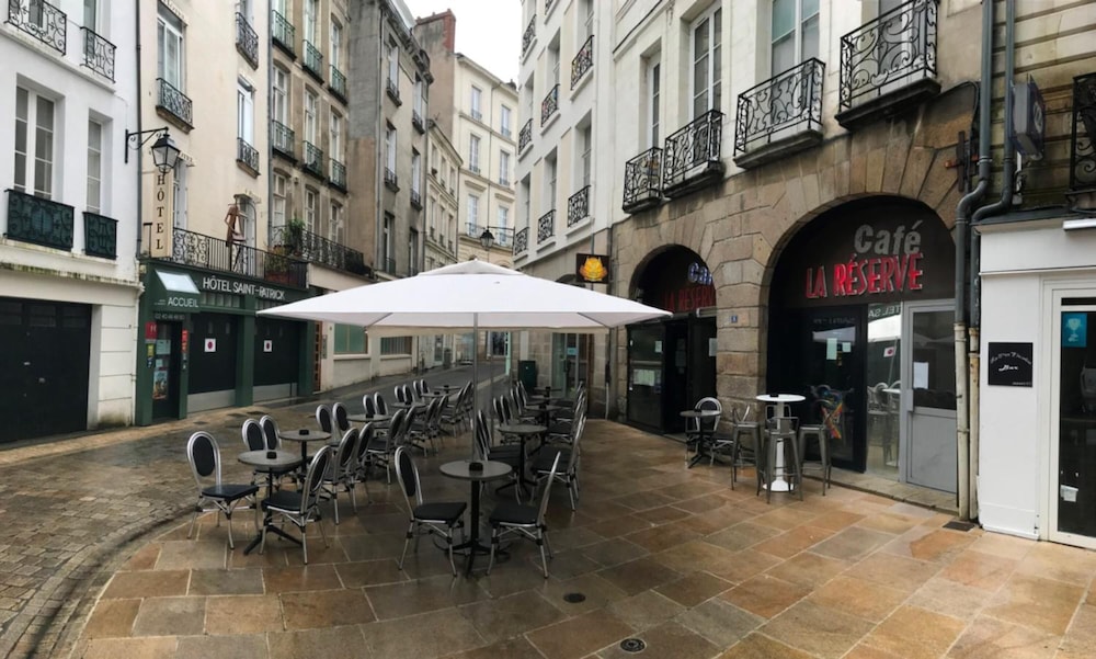 Hotel Saint Patrick 30/35
