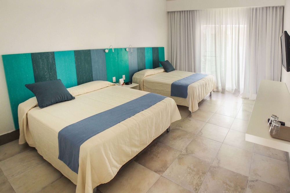 Garden, Superior, 2 Queen Beds, Accessible
