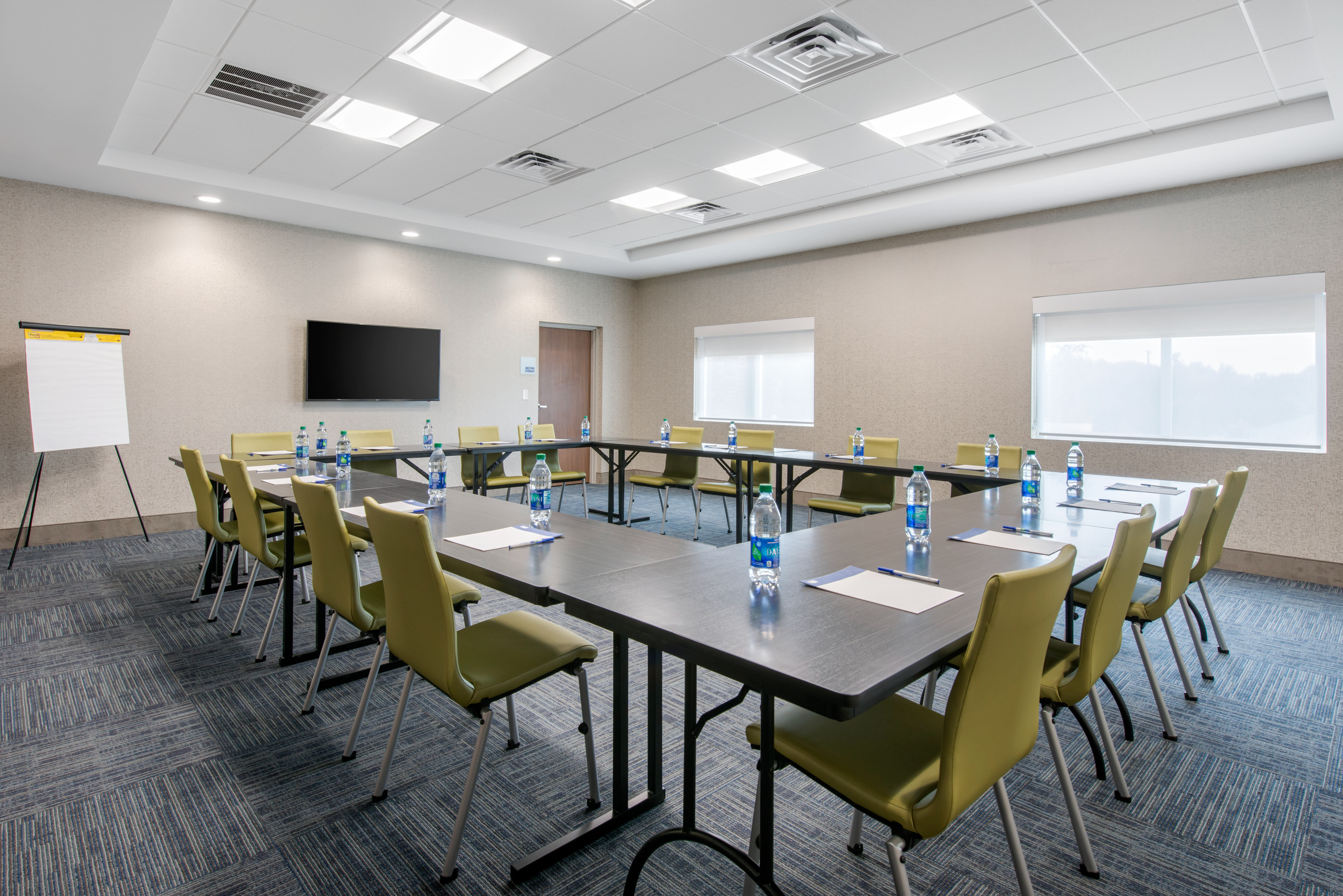 Holiday Inn Express Suites Alachua Gainesville Area 54/73