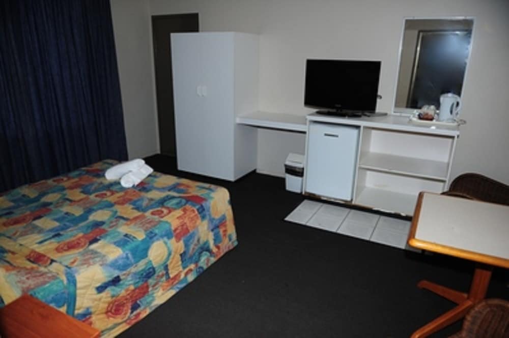 Allen Hotel 15/69