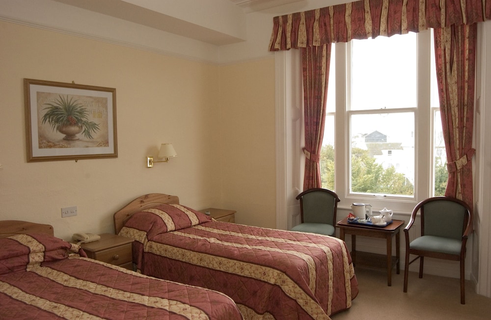 THE MANOR HOTEL 21/71