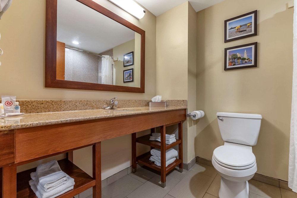 Comfort Inn & Suites Orangeburg 34/36