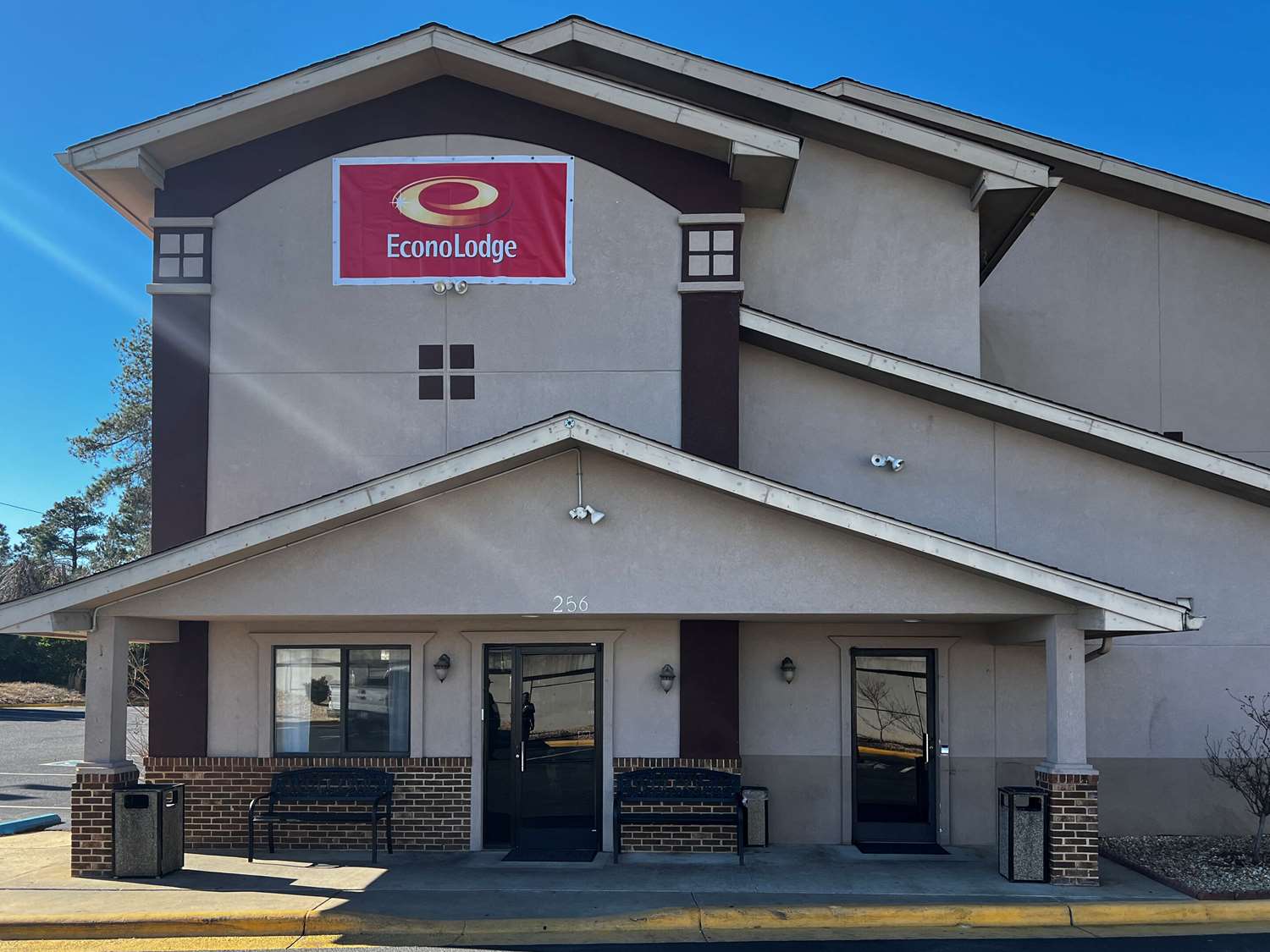 Econo Lodge Spring Lake near Fort Bragg 3/16