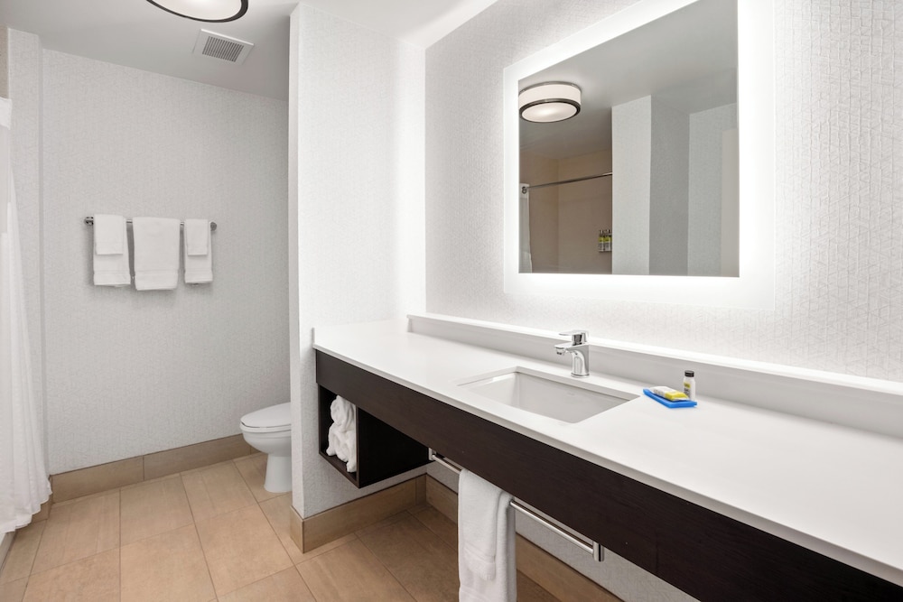Holiday Inn Express Hotel Suites A Marysville 68/71