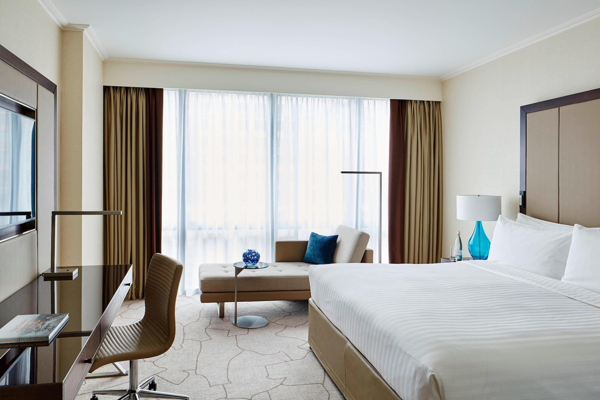 Room at LONDON MARRIOTT HOTEL CANARY WHARF, LONDON