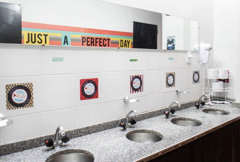 Mixed Dorm, 8 People