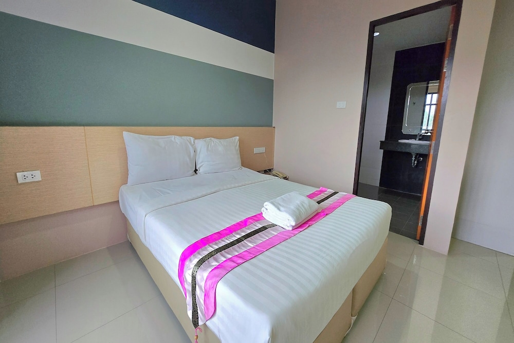 JJ Residence Phuket Town by ZUZU 16/38