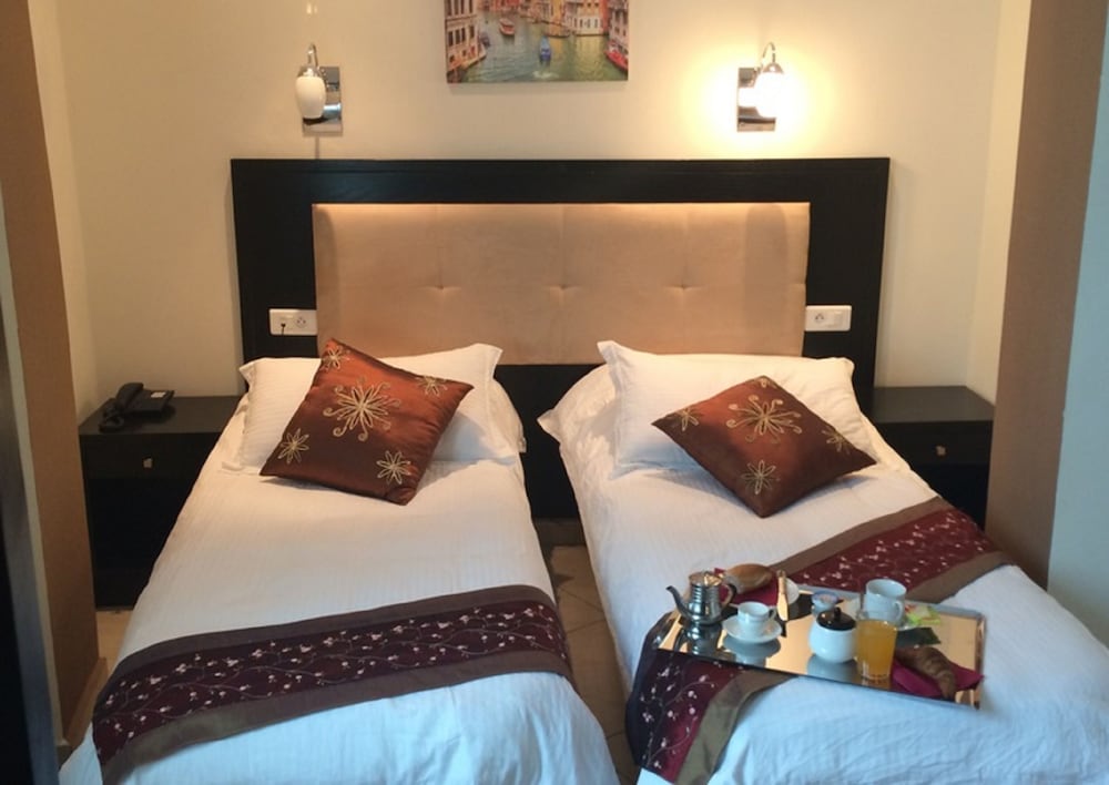 Hotel Les 2 Horloges 7/21