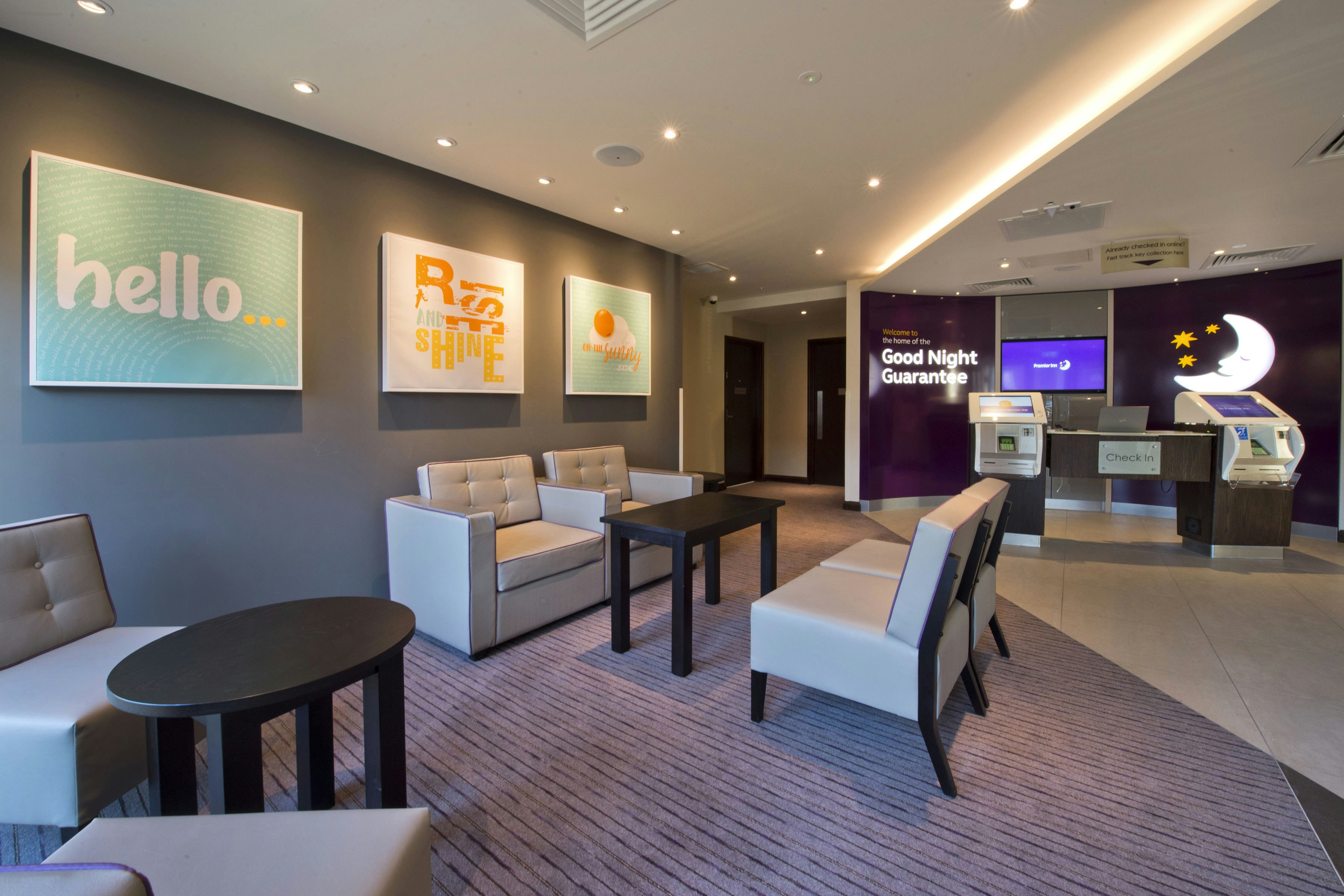 Premier Inn Slough Central South Windsor Road Hotel 13/27