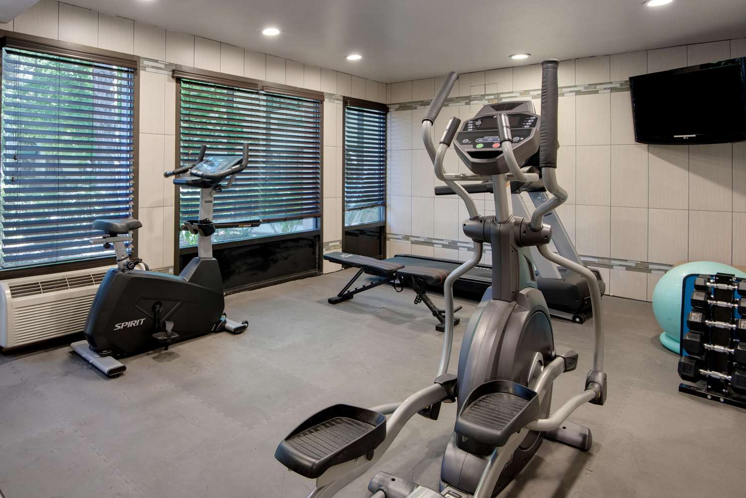 SureStay Plus Hotel by Best Western Reno Airport 44/91
