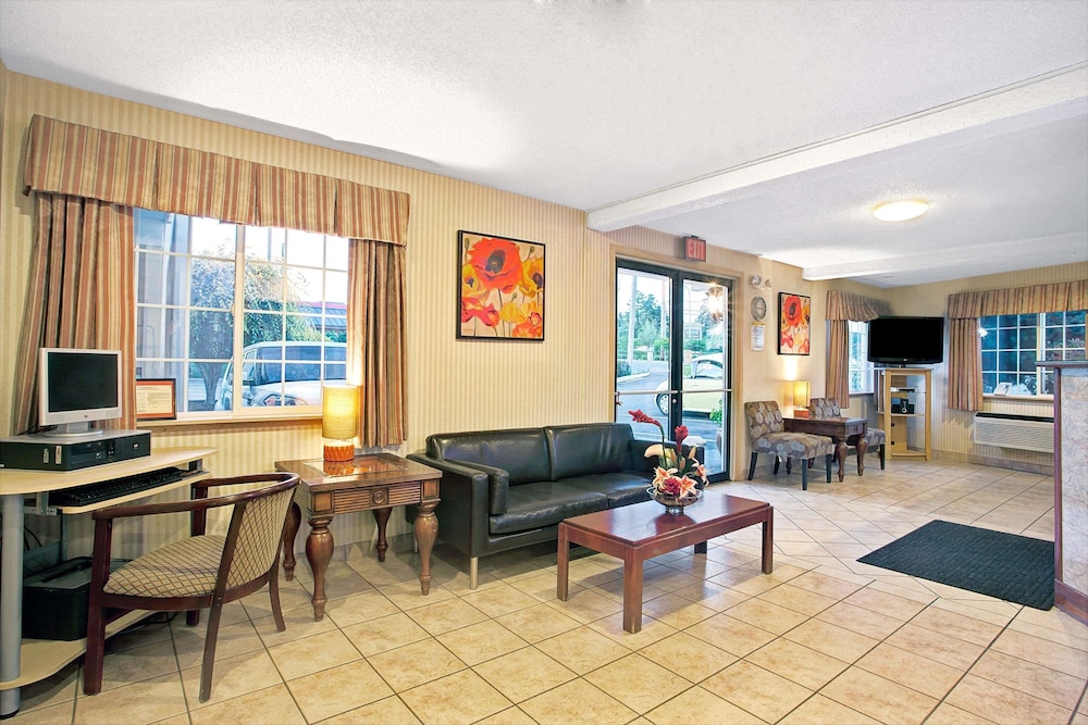 Days Inn by Wyndham Federal Way 31/40