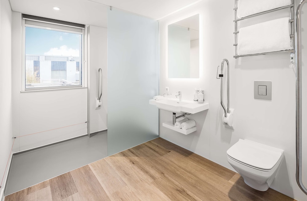 YOTEL Amsterdam, Select by Hilton 42/42