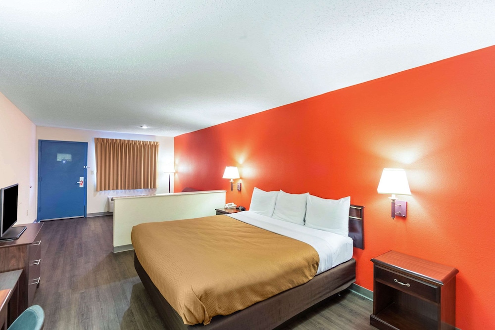 Econo Lodge Laurel, MS 10/31