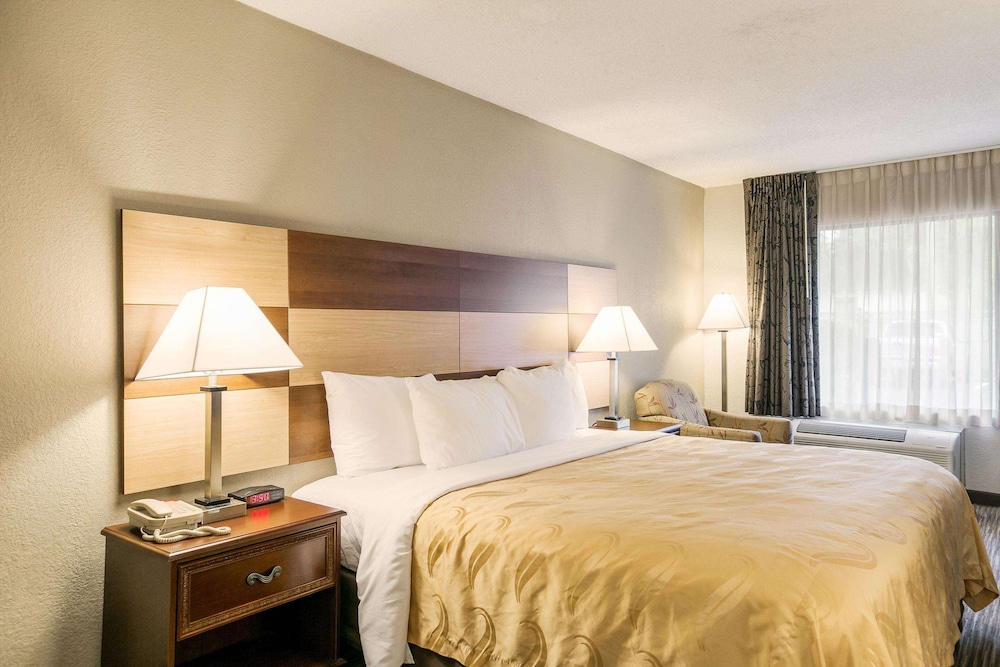 Quality Inn & Suites near Lake Eufaula 18/41