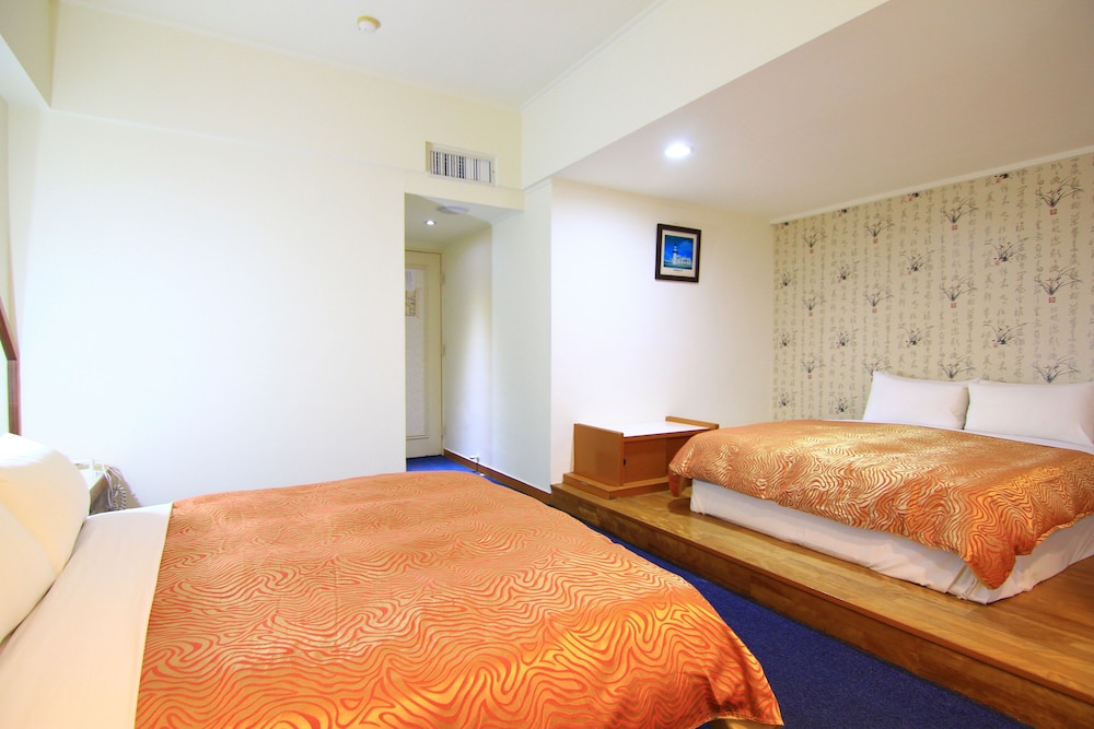 DELUXE, QUADRUPLE, 2 DOUBLE BEDS, SEA VIEW