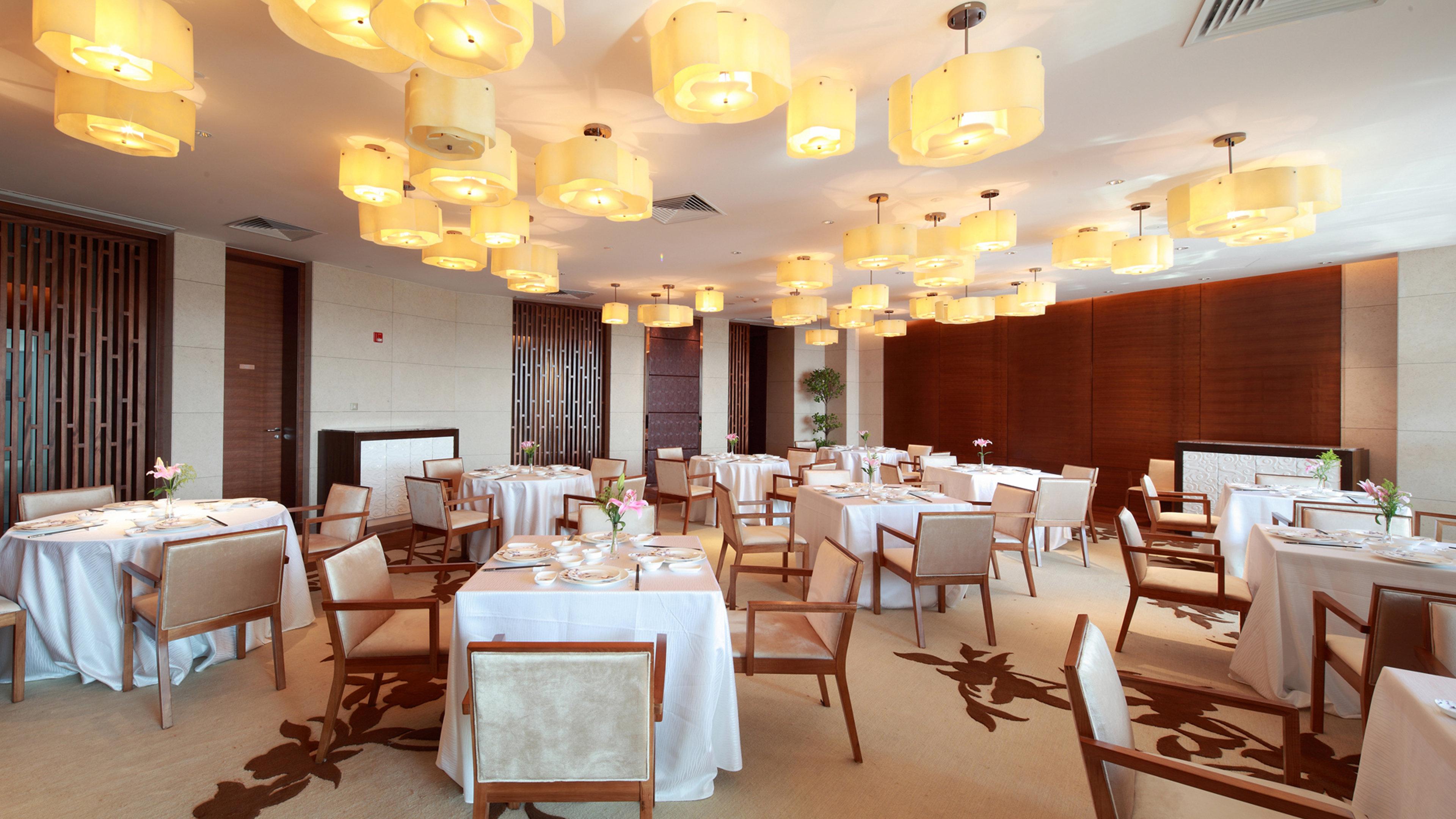 Holiday Inn Nantong Oasis International 62/78