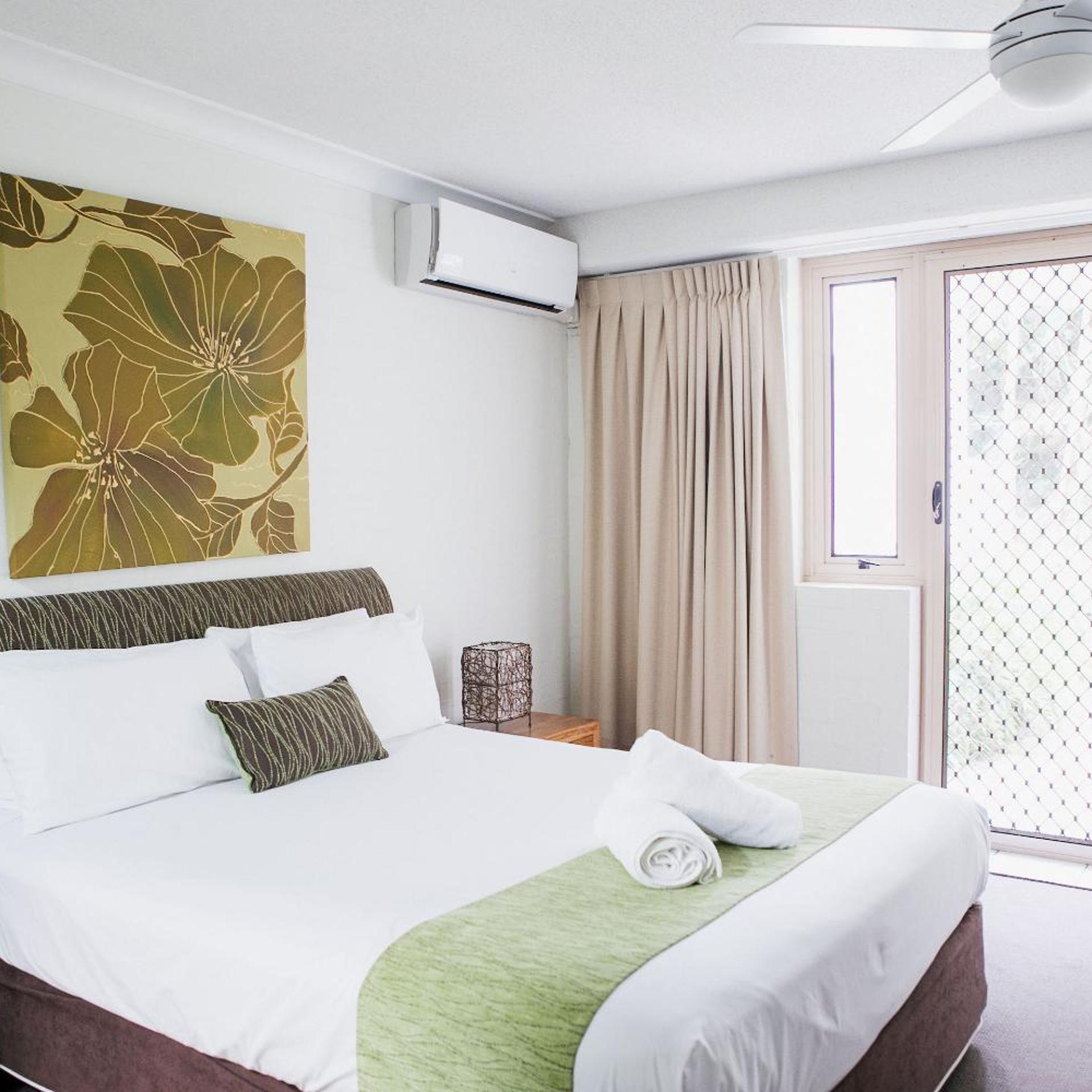 2 Bedrooms, Courtyard, Apartment