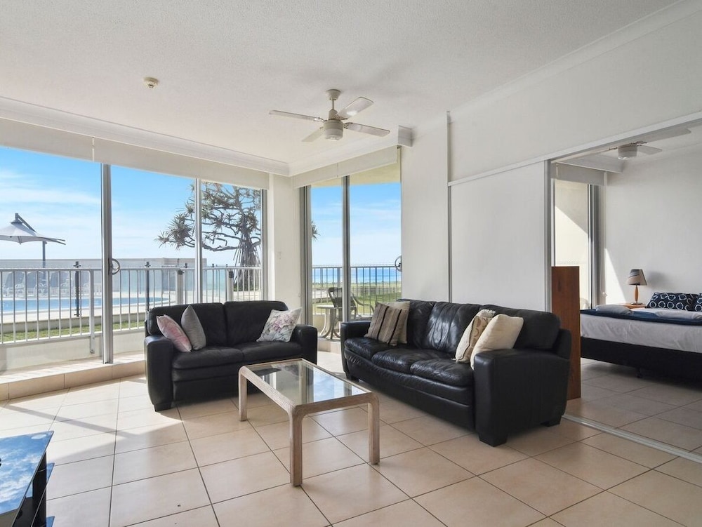 BEACHSIDE TOWER 22/64