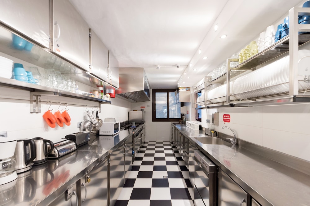 Yeah Barcelona Hostel 20/34