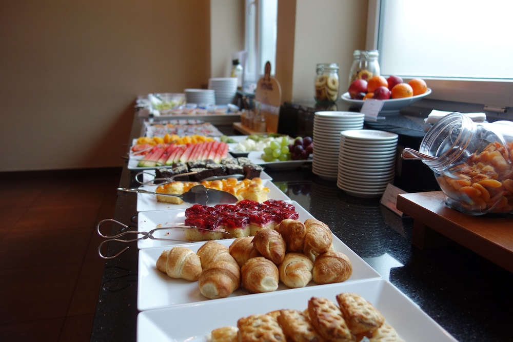 Hotel Desilva Inn Katowice Airport 28/38