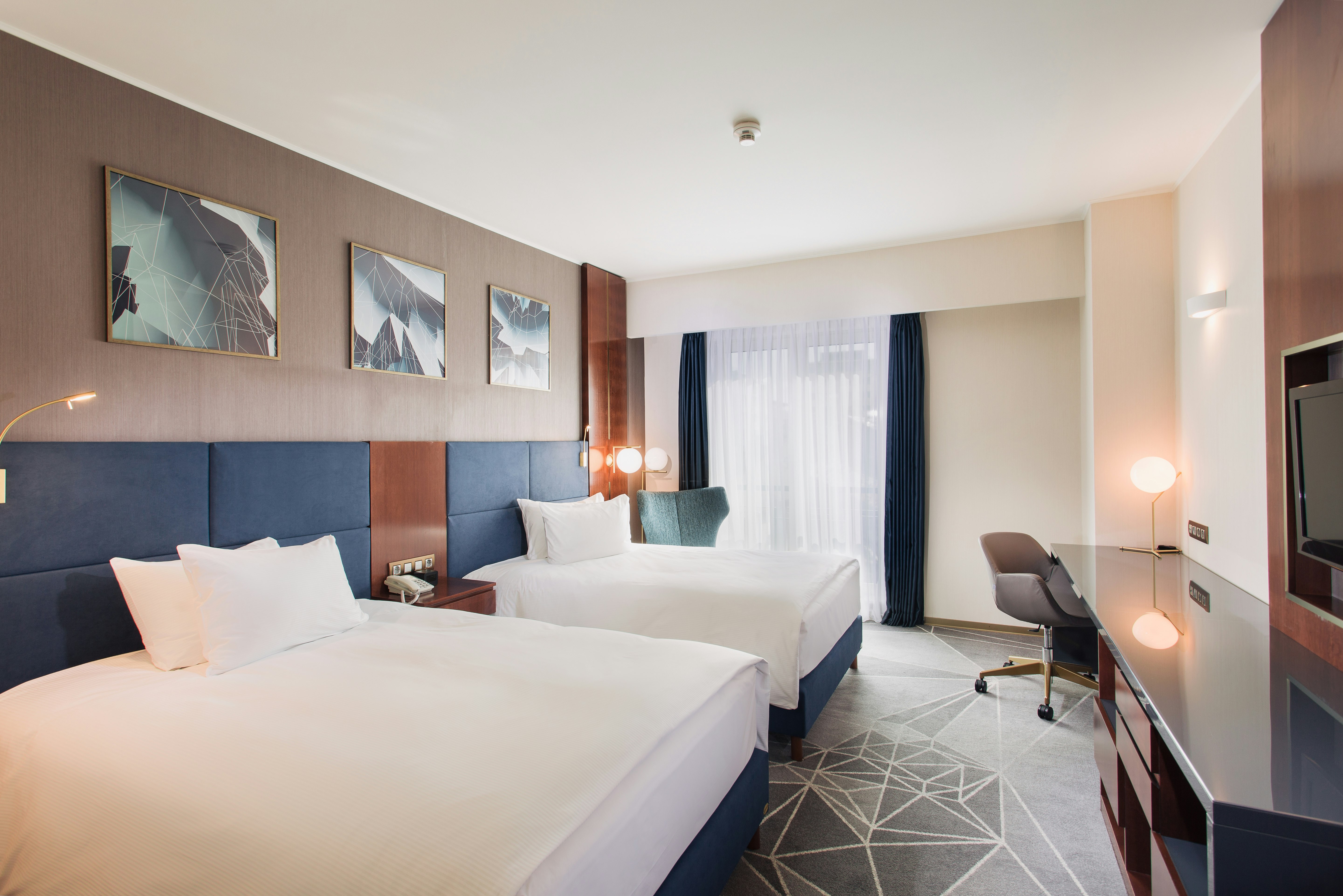 GUEST ROOM, 2 DOUBLE BEDS