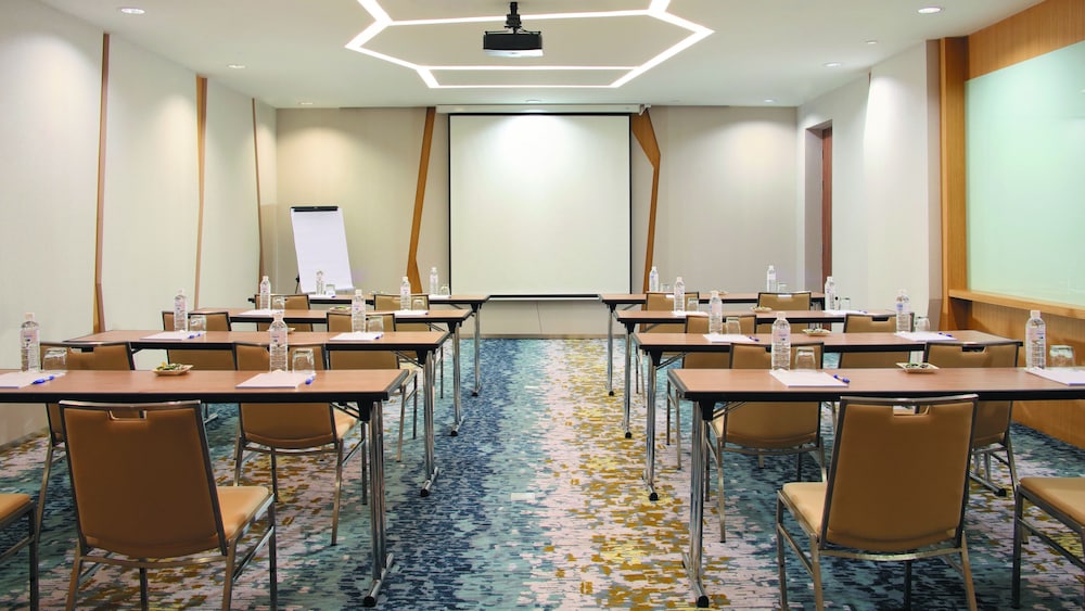 HOLIDAY INN EXPRESS BARUNA BALI 59/73