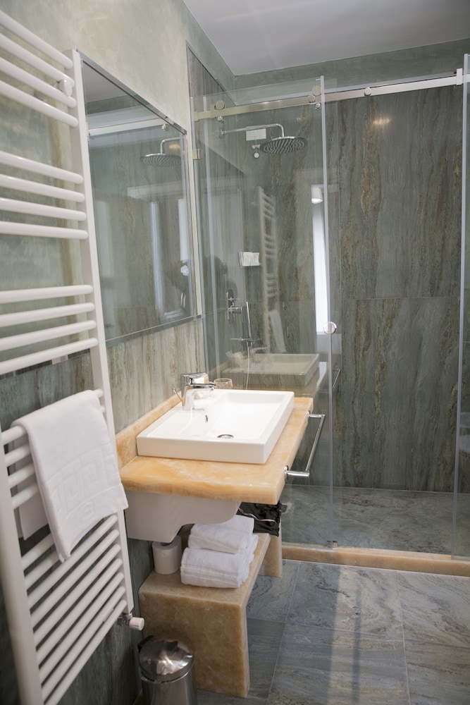 Boutique Hotel Enia 32/50