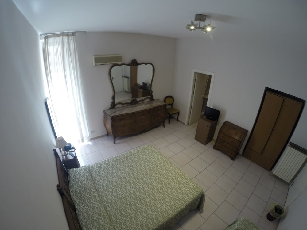 Jazz Hotel 2/46