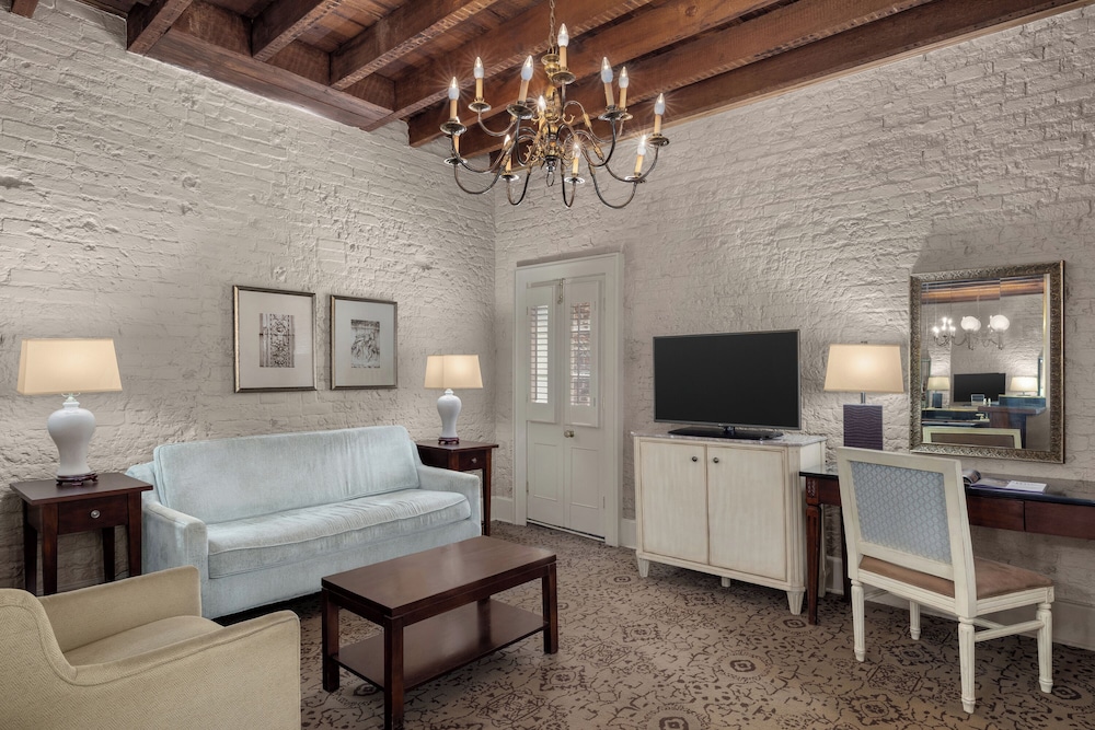 Dauphine Orleans Hotel 42/60
