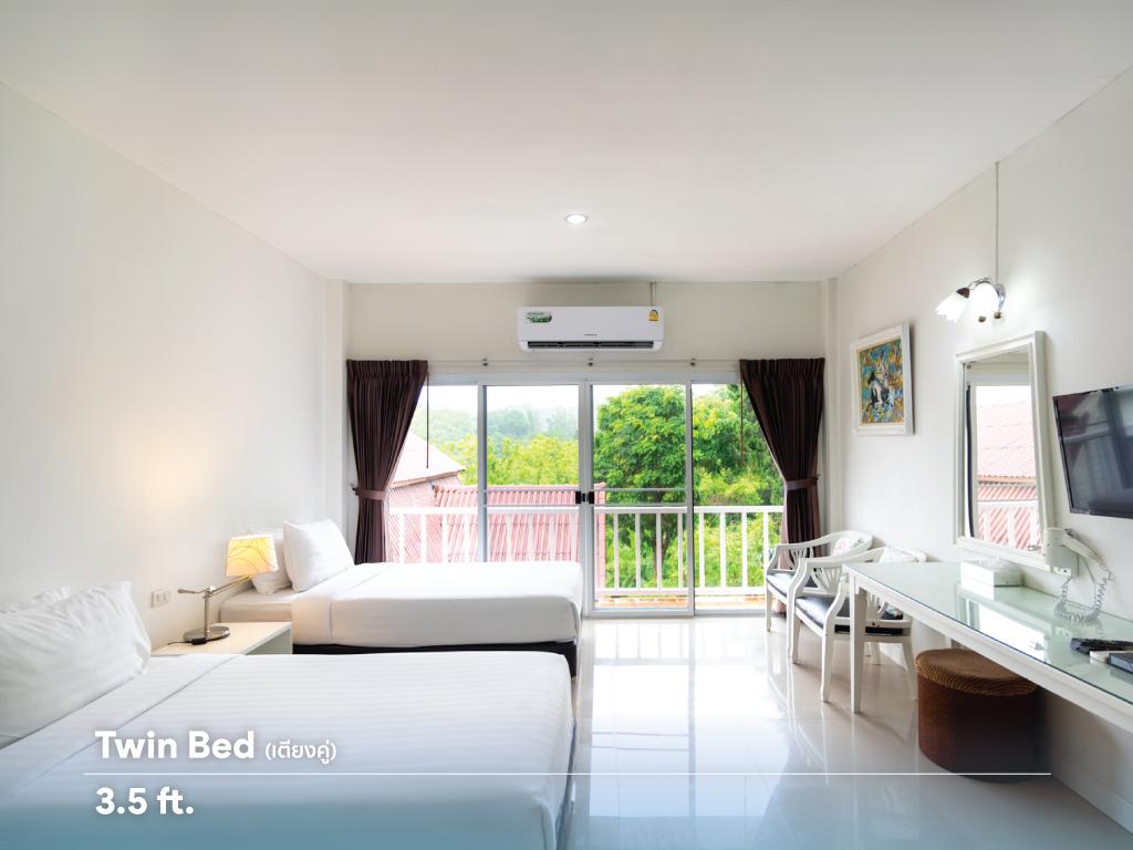 Room, Hill Side
