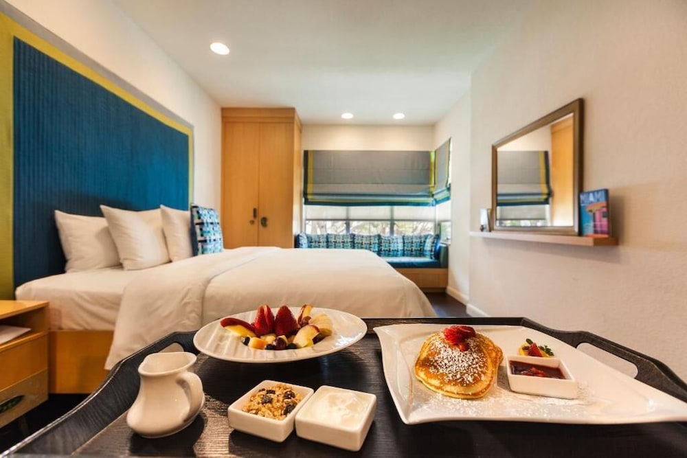 The Tony Hotel South Beach 66/80