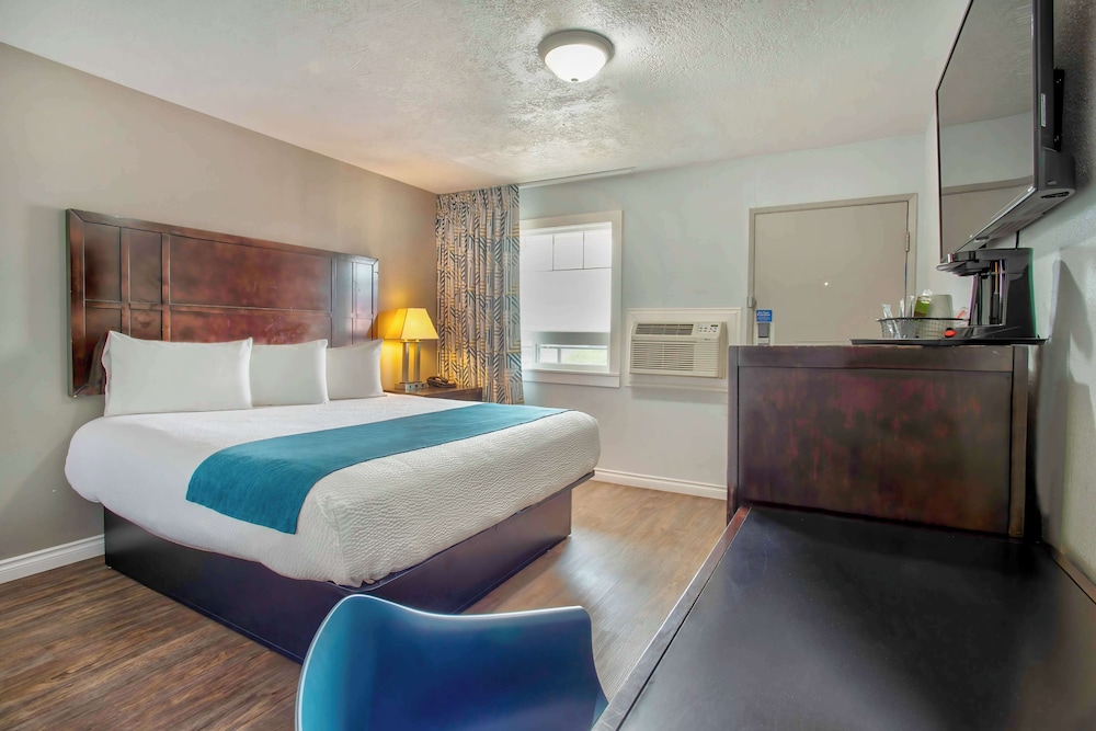 Studio6 Suites Albany, OR 6/23