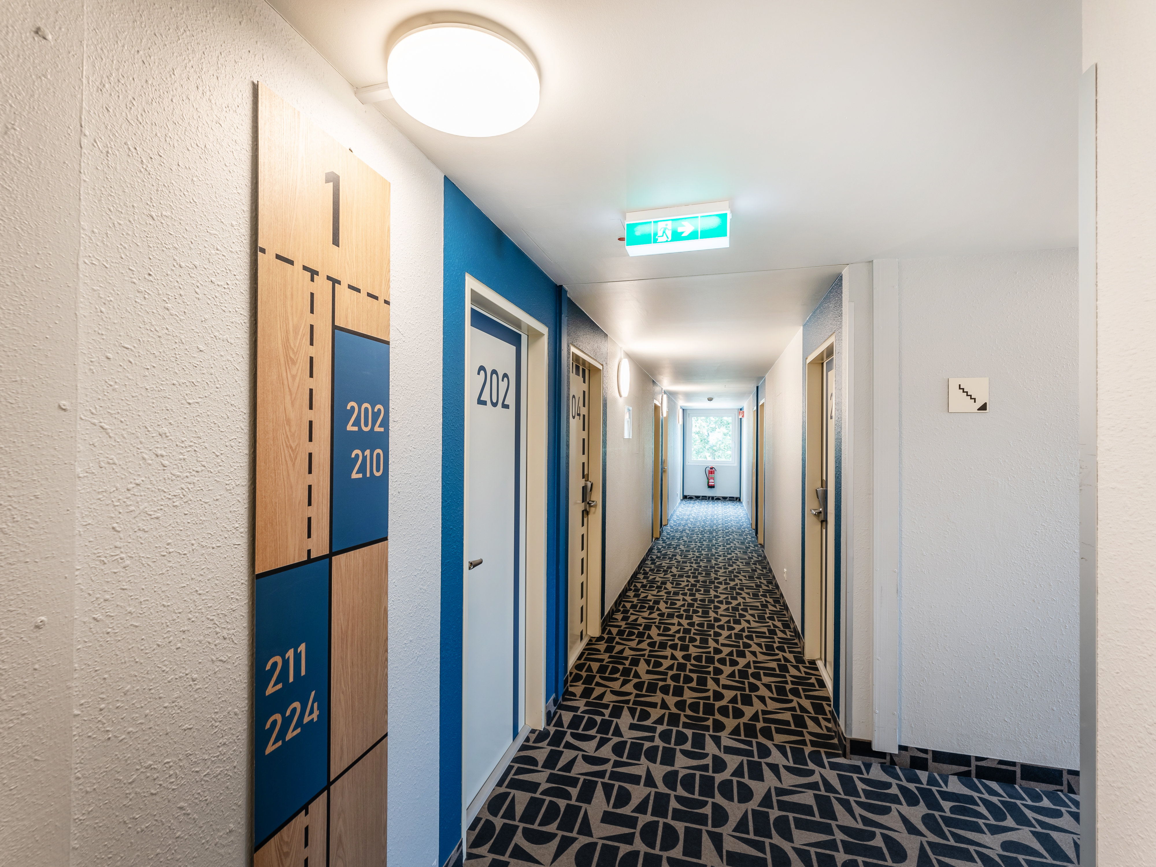 B&B HOTEL Freiburg-West 15/32