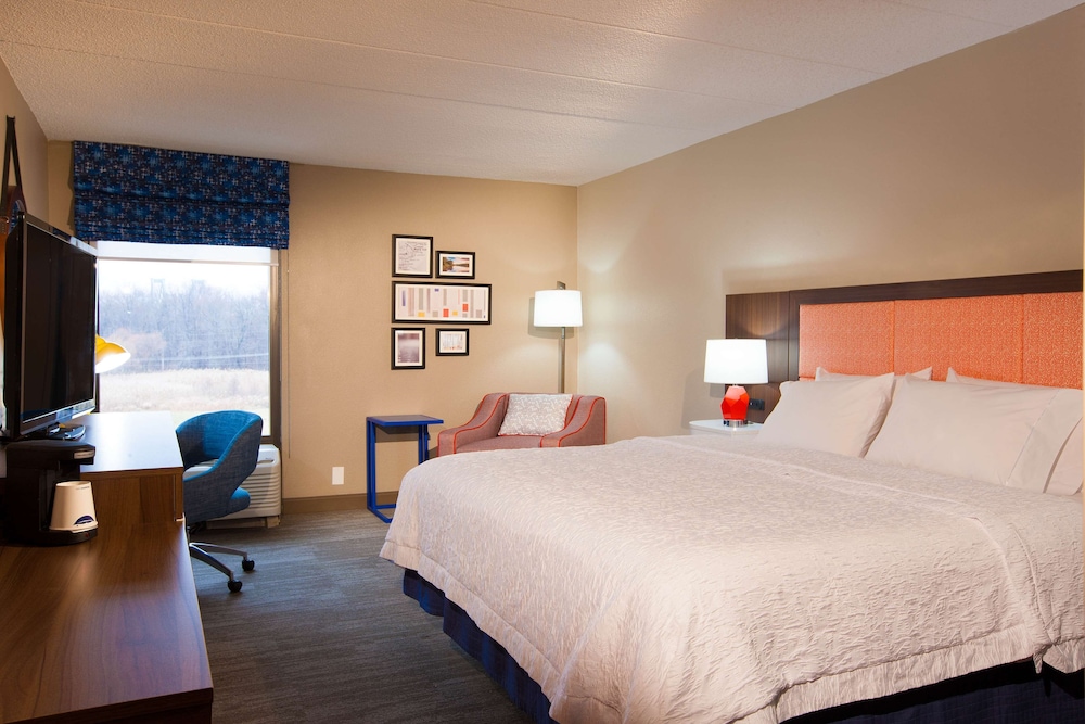 Hampton Inn Pennsville 17/48