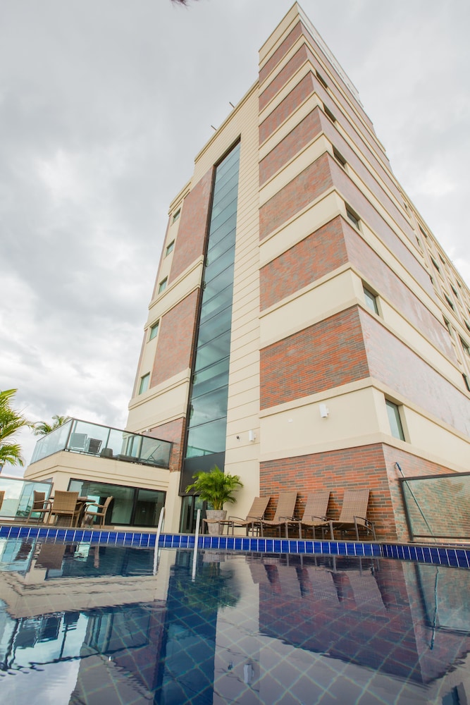 Golden Plaza Hotel 4/50