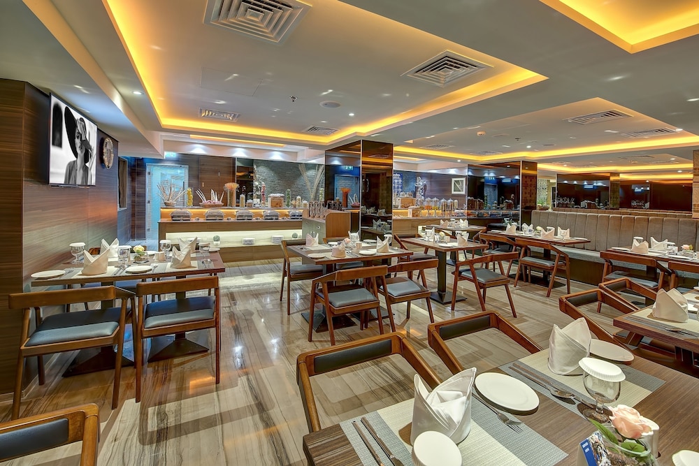 Omega Hotel Dubai 32/49