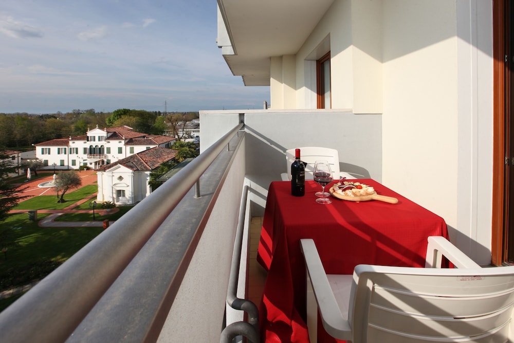 Villa Fiorita Hotel 18/50