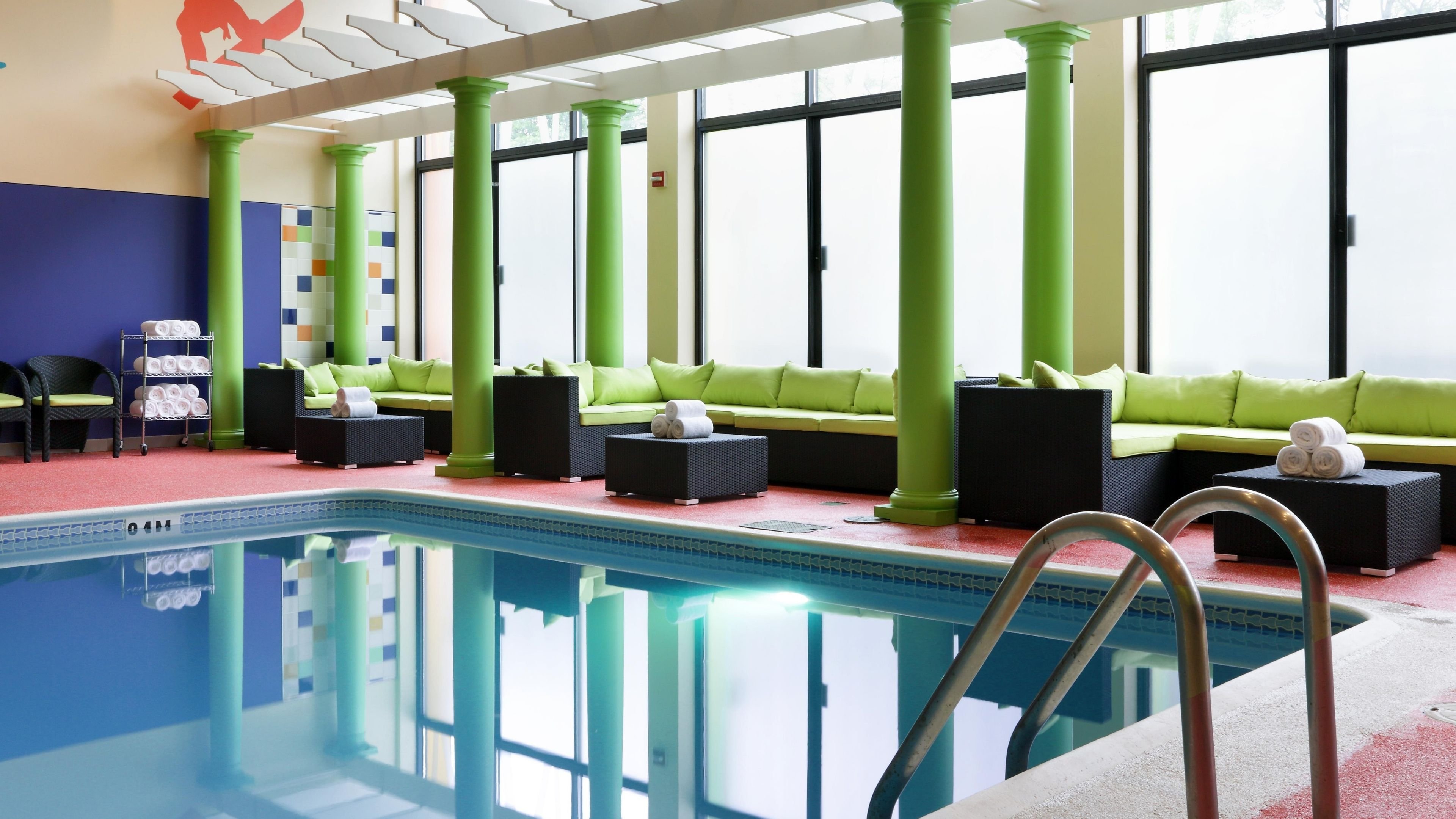 HOLIDAY INN BOSTON BUNKER HILL AREA 30/67