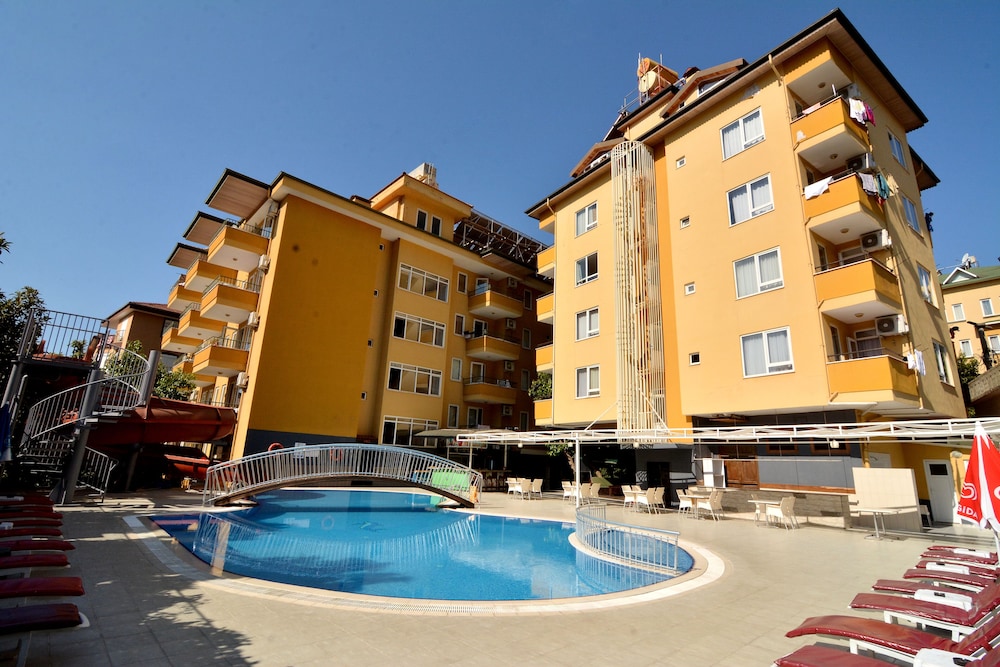 Rose Garden Aparthotel 7/71