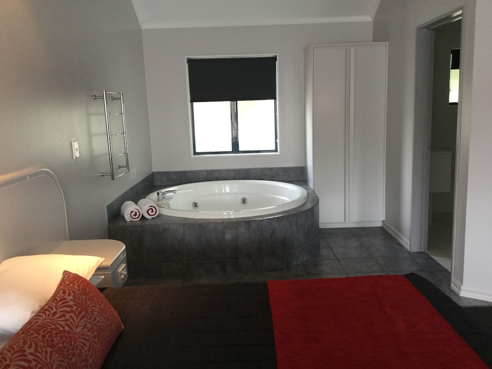 Aubyn Court Spa Motel 14/41