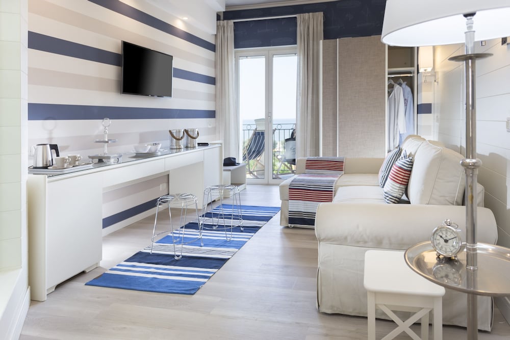 Atlantic Riviera Hotel 22/42