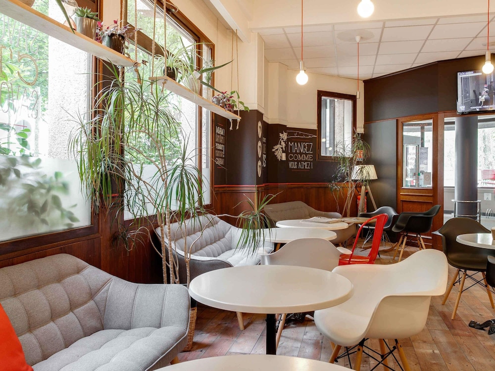 Ibis Angers Centre Chateau 44/75