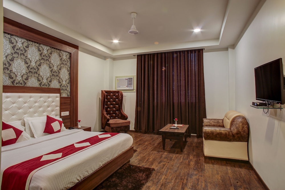 Hotel The Royal Krishna 13/47