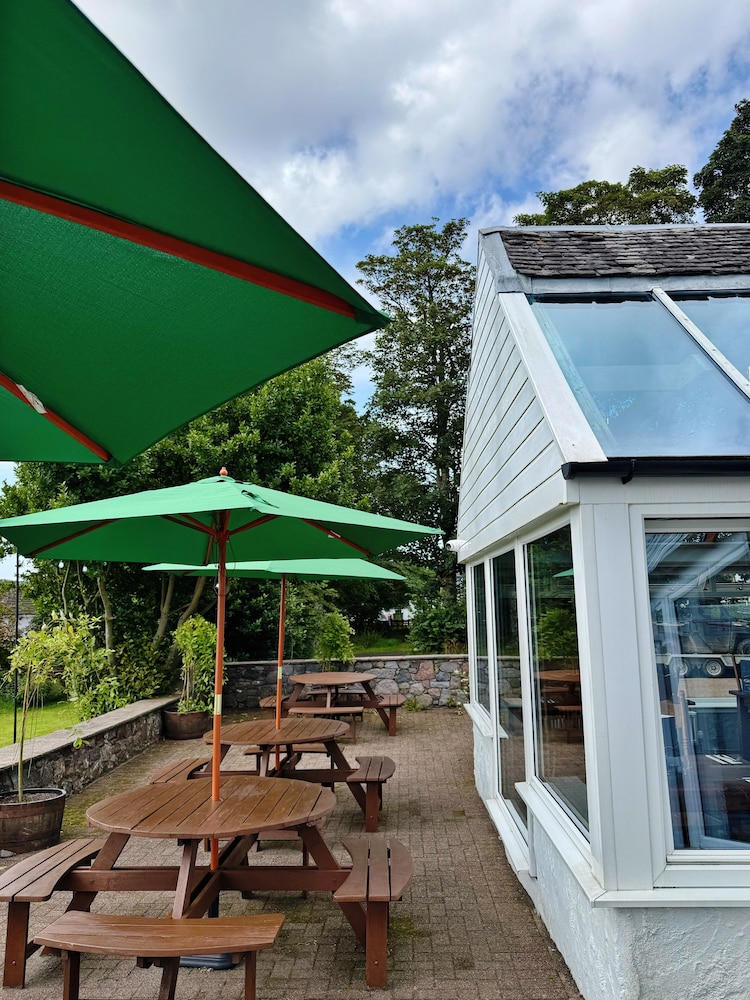 Lochnell Arms Hotel 20/35